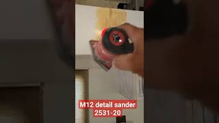 Milwaukee Detail Sander 253120 [upl. by Zwick]