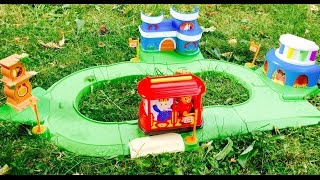 DANIEL TIGERS NEIGHBOURHOOD Trolley Track Toy Set [upl. by Aulea]