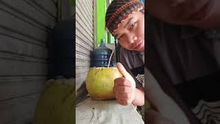 Kelapa muda yang menyegarkan Konang coconut amp viral trending minivlog [upl. by Nilre]