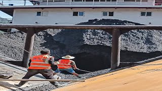 Barge unloading 5000 tons of iron ore  Relaxing video  Vlog about work on barge [upl. by Eoin]