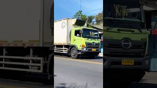 HINO TRUK TRONTON COOL BOX MUATAN DINGIN NGEBUT MELAJU CEPAT shorts trending subscribe [upl. by Aneleiram]