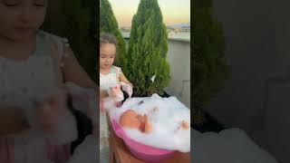 Banyo Zamanı 🛀 Mira Kids Oyunda bebek bakma oyunu kızoyunları shorts [upl. by Yelrihs]