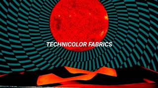 technicolor fabrics  levitando letra [upl. by Edmee]