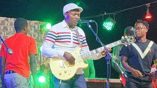 Leonard Karikoga Zhakata Akarova Gitare🎸 Zvakashamisa Vanhu Best Live Performance At Padziva🔥🔥🎸 [upl. by Kathye]