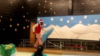 TEACHER ENTERTAINS STUDENT amp PARENTS AT THE CHRISTMAS PROGRAM 🎄🎁🎄 [upl. by Muhcan]