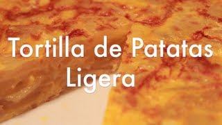 Tortilla de patatas con cebolla LIGHT  Recetas de cocina española ✅ [upl. by Arty]