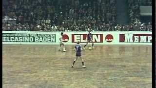 Austria Wien  Rapid Wien in der Stadthalle [upl. by Introk]