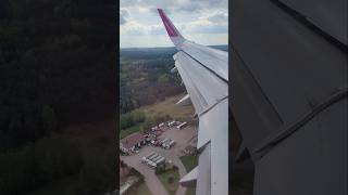 Wizzair Airbus A321 landing planewindowview [upl. by Preuss]