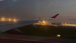 Delta Airlines a350900 parallel takeoff with a 777 from Seoul Incheon int’l airport ICN RWY 15L [upl. by Lamak357]