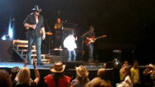 Trace Adkins Honky Tonk Badonkadonk Nov 14 2008 TORONTO ACC with boy dancing on stage [upl. by Anaic]