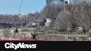 Crowds start arriving in Niagara Falls [upl. by Oir]