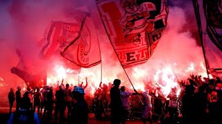 DE ARREPIAR Chegada do ônibus do São Paulo no Morumbi [upl. by Eatnad]