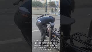 Attacher son U sur un point fixe moustachebikes veloactif antivolabus [upl. by Ayifas719]