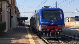 UN TRAFFICO IMMENSO DI TRENI VELOCI E PARTICOLARI IN TRANSITO TRA LE STAZIONI DI CESENA E RIMINI [upl. by Yentterb]