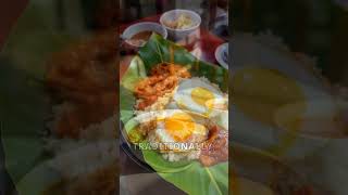 How to Enjoy Nasi Lemak NasiLemak malaysianfoods foodieadventures [upl. by Notelrahc]