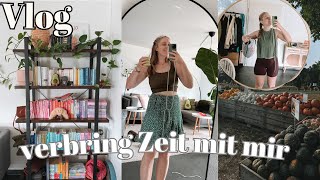 Vlog Bücherregal Tour Alltag romantisieren Nicecream Rezept warum ich oft alleine bin [upl. by Richy]