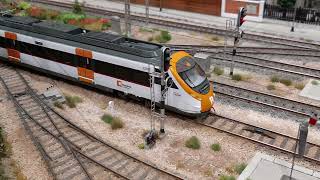 CIVIA 464 220 RODALIES DE CATALUNYA Escala H0 [upl. by Yojenitsirk]