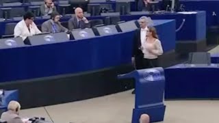 CECCARDI quotGUARDATE ILARIA SALIS NON RISPONDE ALLE MIE DOMANDE AL PARLAMENTO EUROPEOquot [upl. by Delanty]