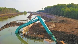 Kobelco SK210LC Long Reach Excavator Stuck In Deep Mud Heavy Recovery [upl. by Yttig]