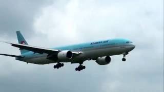 Korean 777  Terrible landing [upl. by Pinzler]