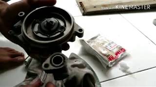 Ganti silseal water pump yamaha vixion [upl. by Artapoelc]