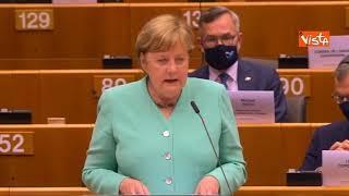 Merkel presenta il semestre tedesco allEuroParlamento quotRecovery Fund entro lestatequot [upl. by Anassor]