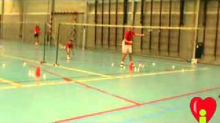 Badmintonsspel 2 Vijf  op  één rij Spelend Trainen Trainend Spelen [upl. by Yanel]