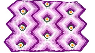 Como tejer el Cuadrado o muestra de colores N° 62 con flores en zig zag a crochet para colchas [upl. by Markiv]