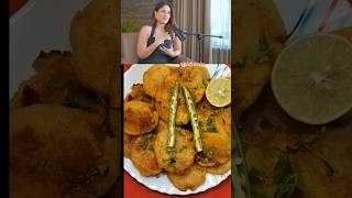 Kareena Kapoors favourite Sindhi food aloo tuk recipe shorts vairalshort vairalvideo [upl. by Yumuk436]