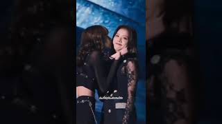 Lisa Always Try To Kiss Jisoo 👀💗 [upl. by Ytirehc]