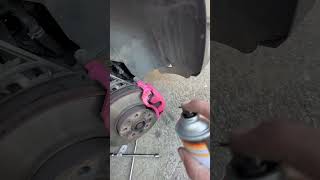 Cambiamo colore delle pinze freno shorts tutorial auto audia3 audi brake pinze car [upl. by Nhojleahcim]