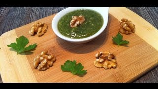 Das Walnuss Pesto  Fitnessrezept [upl. by Yolande610]