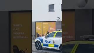 Här grips skytten efter skottlossningen inne på köpcentret [upl. by Worl]