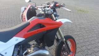 Husqvarna SM 125 Soundcheck  Wheelies [upl. by Norval830]