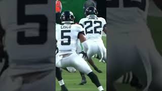 Saquons hurdle was crazy😮‍💨 football nfl saquonbarkley [upl. by Darrelle]