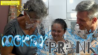 MOKRY PRANK 💦PRANKUJEMY BABCIĘ BASIĘ 😜 [upl. by Karlene]