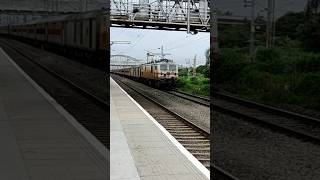 06510 DANAPUR TO KSR BENGALURU CLONE SPECIAL TRAIN HAULED BY 39333 WAP7 CROSSING THIRUNINRAVUR [upl. by Nawrocki]