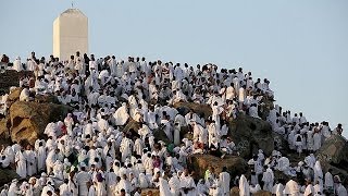 Le Mont Arafat deuxième étape du pèlerinage à La Mecque [upl. by Nyrehtac]