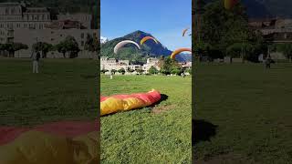 Staggered Landing of Four Paragliders at Interlakens Höhe Matte [upl. by Stephine]