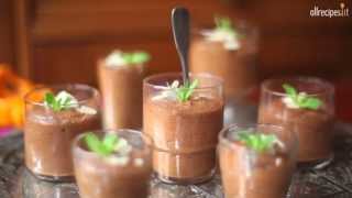 Come fare una mousse al cioccolato e arancia  videoricette di dolci al cioccolato [upl. by Yeslrahc]