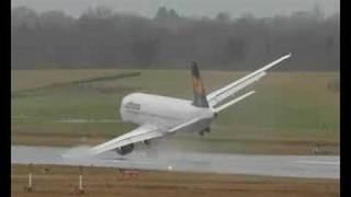 Wingstrike pictures A320 Lufthansa in Hamburg [upl. by Nawtna]