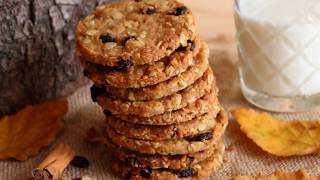 BISCOTTI RUSTICI CON AVENA UVETTA E MANDORLE [upl. by Pond]