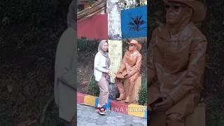 wanita ini sangat shock melihat patung nya bergerak statueprank prankpatunghidup bushmanprank [upl. by Artimid786]