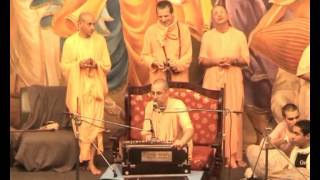 kirtans Radhanath Swami Niranjana Swami Divnomorsk 2004 [upl. by Zasuwa]