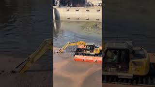 Have you ever seen the excavator walking in the mud field floating amphibiousexcavator rental [upl. by Morentz]