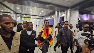 Israel Mbonyi arrives in Uganda for a concert [upl. by Leahcar]