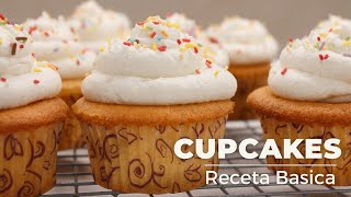 Cupcakes de vainilla húmedos y esponjosos receta fácil de cupcakes para venta o para la casa [upl. by Gareri]