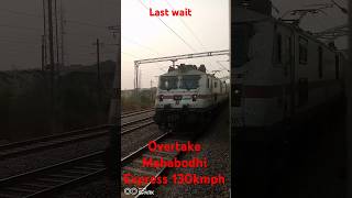 02398 Anand vihar terminal  gaya special train Mahabodhi Express overtake 12398 02398 [upl. by Marsha355]