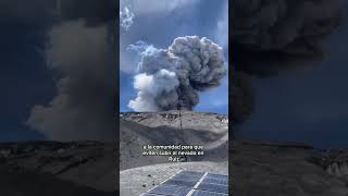 erupcion en el nevado del Ruiz en Colombia  Manizales [upl. by Bolling]