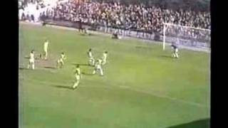 Jimmy Greenhoff goal v Leed Utd 1974 [upl. by Ecirtak685]